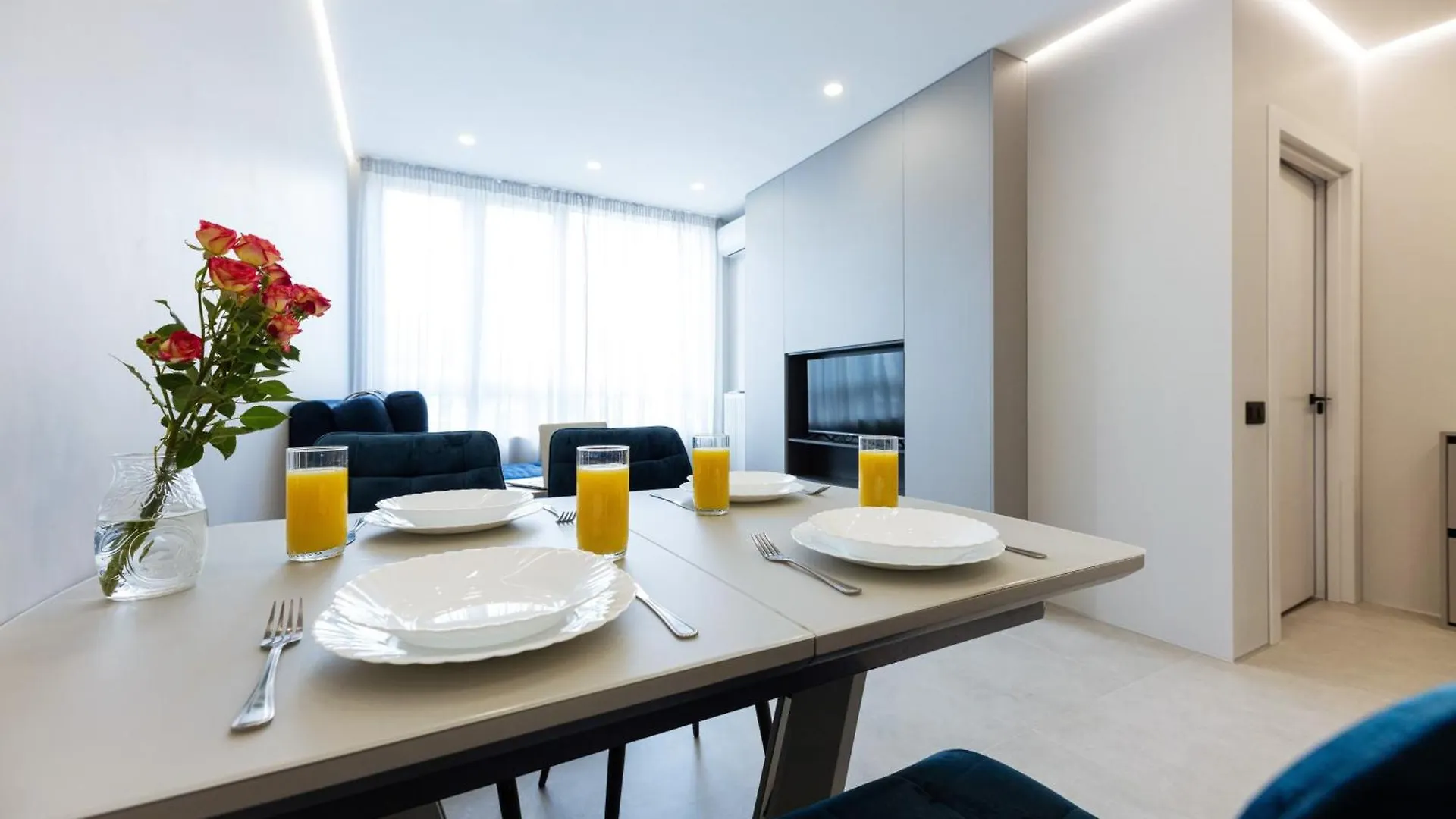Nyvky Like Home - Файна Таун - Квартира 80 Kyiv Aparthotel