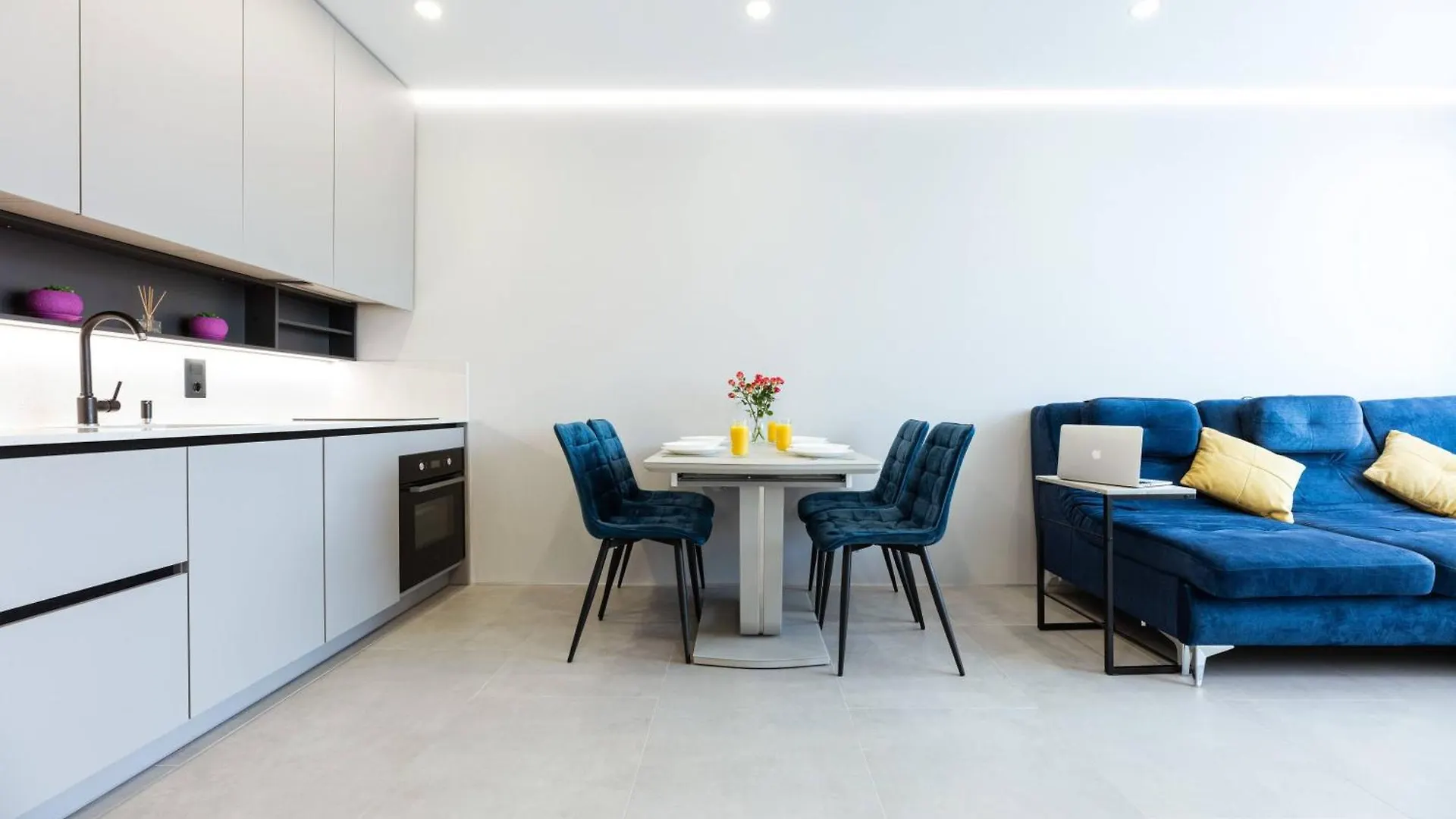 Aparthotel Nyvky Like Home - Файна Таун - Квартира 80 Kyiv