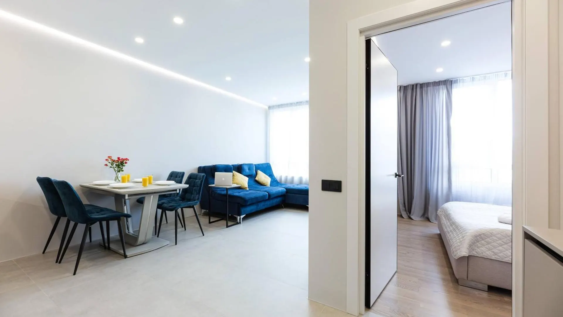 Apartahotel Nyvky Like Home - Файна Таун - Квартира 80 Kiev